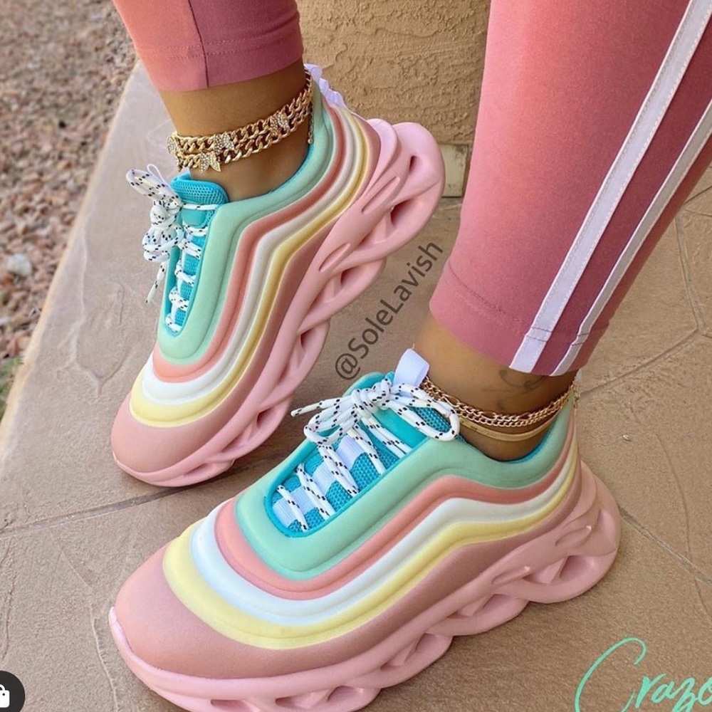 Multi Air Swirl Sneaker